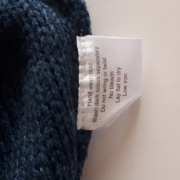 Women's Sweater - Picture 7 of 7